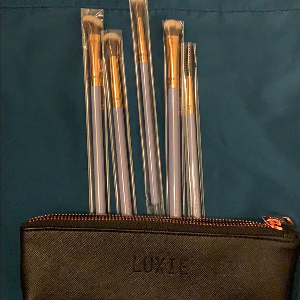 Makeup tools